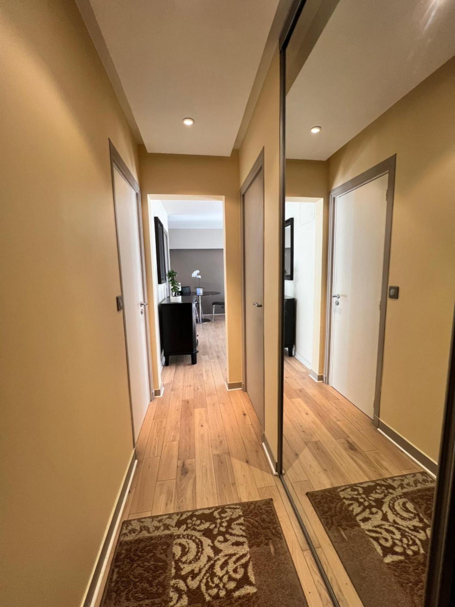 Your Parisian Hideaway - Entire Apartment エクステリア 写真