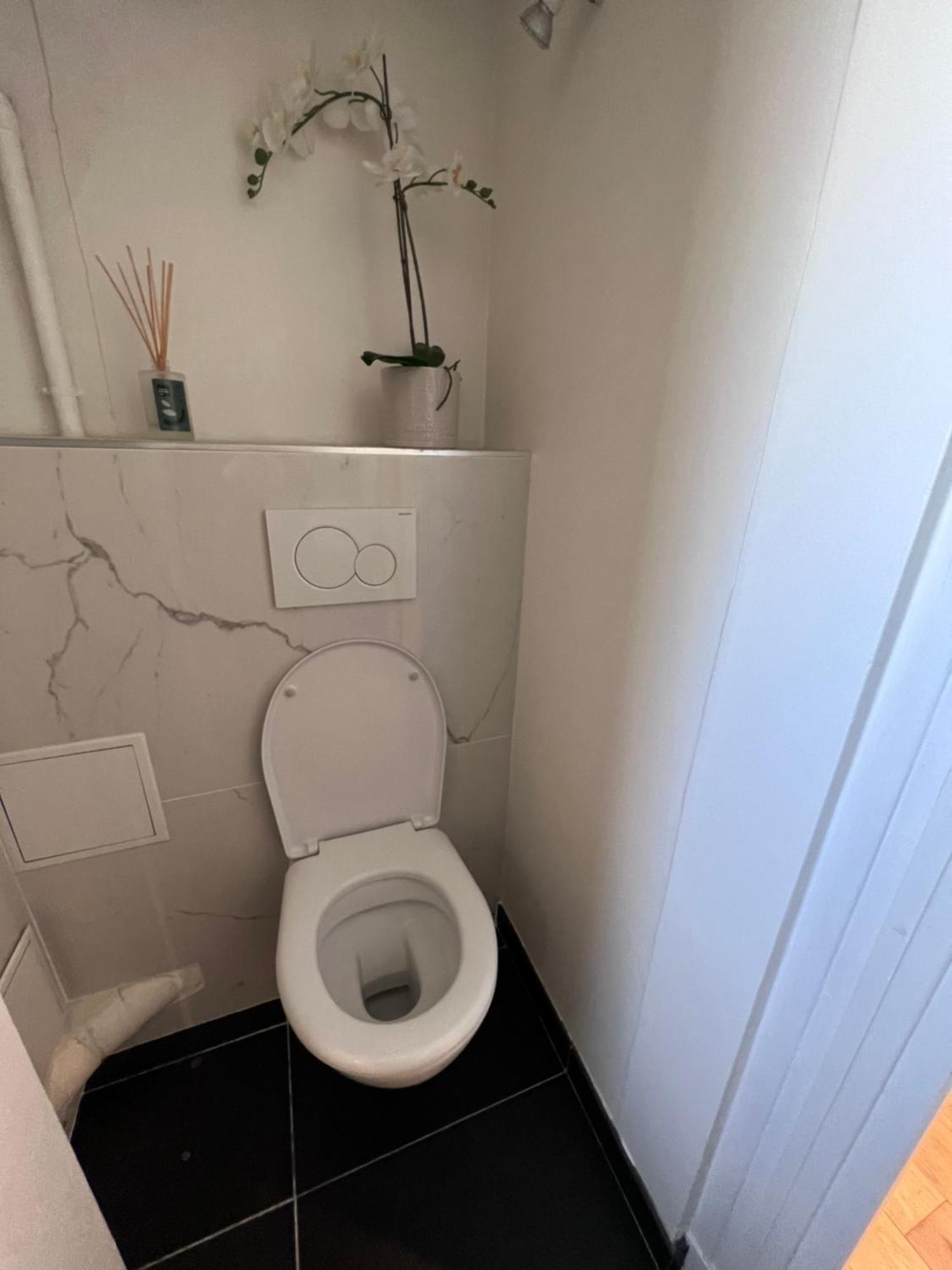 Your Parisian Hideaway - Entire Apartment エクステリア 写真