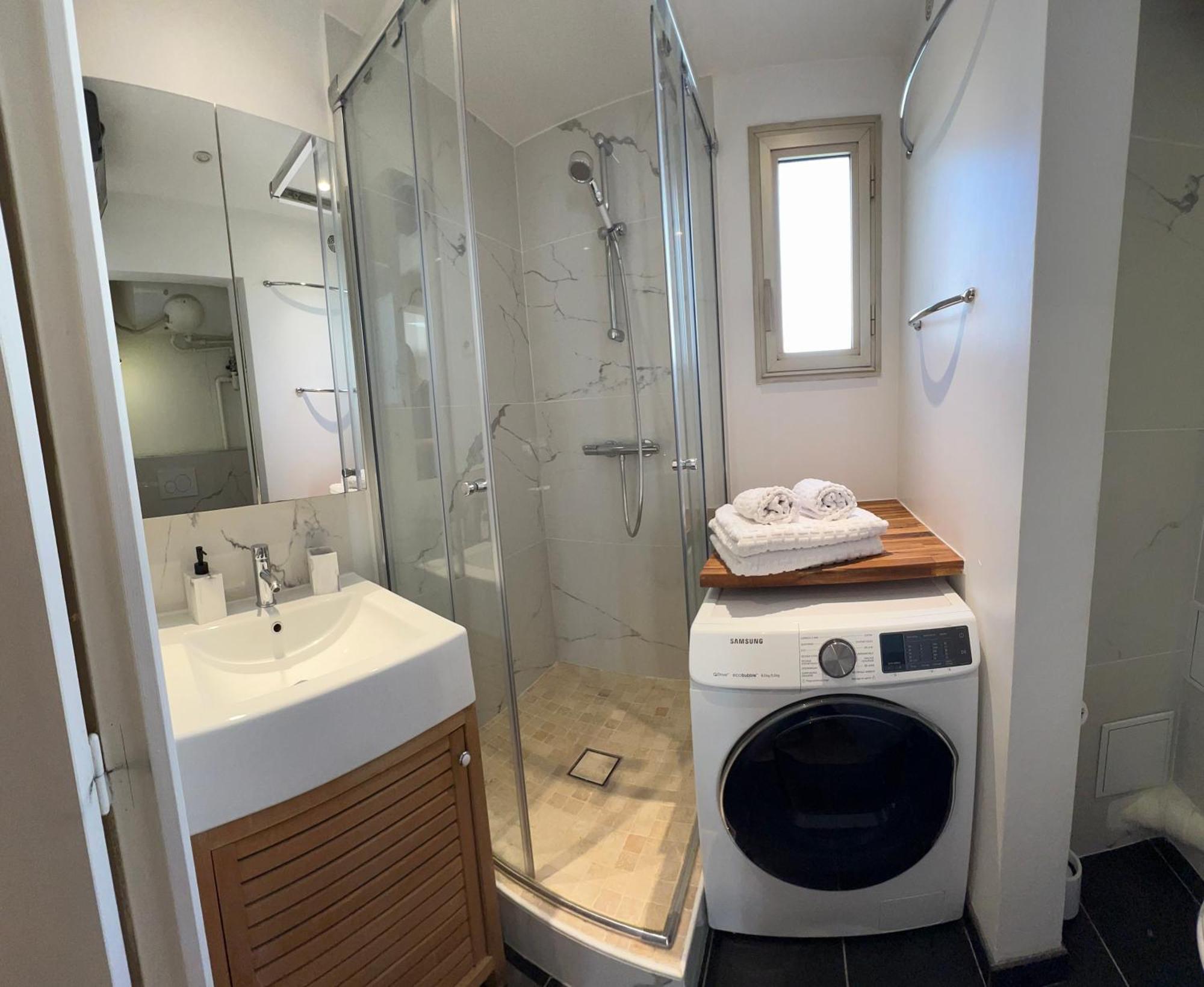 Your Parisian Hideaway - Entire Apartment エクステリア 写真